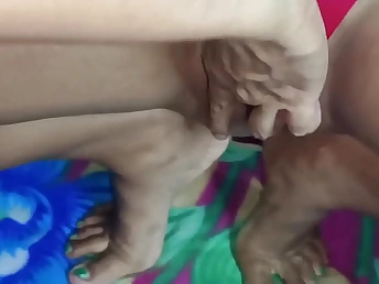 Desi Bhabhi Hindi Messy Colloquy Dt Weenie - Hot Desi Action!