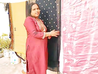 Priyabhaibhi3, the Indian neighbor, is the ultimate sex-starved slut!