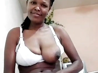 Check out this Ethiopian stunner from debub who's just finding out women and gals