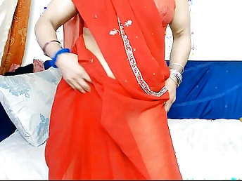 Amrozia's tight pussy gets a subvene coupled with dank exert in On Easy Street Sundress's bareback Trance show