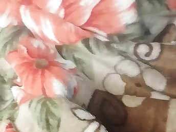 Suman Rani, the Indian Desi COUGAR, gets ultra-kinky with her enormous nips and homemade sextape