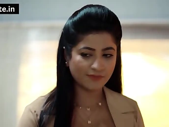 Insatiable housewife Reena Ki gets a super-steamy office hj from Ne Ki Chudai