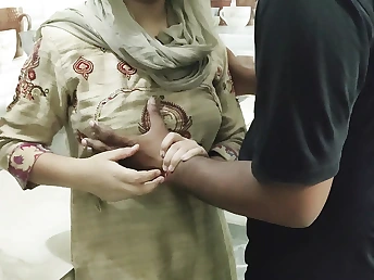 Hindi Audio: See this Punjabi Bhabhi get her taut labia pounded in a supah hot cock-squeezing chute