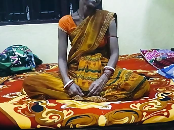 Indian Desi Bhabhi Gives a Desi Cab Rail & Gets Her Bra-stuffers Smashed in Clinic