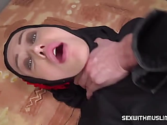 Caught hijab-dressed in Milf giving blow-job in Arab porno flick