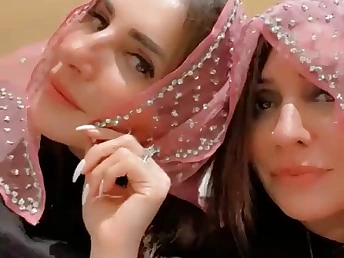 Pakistani Cougar gets left alone together with sexy in this hot MILF scene