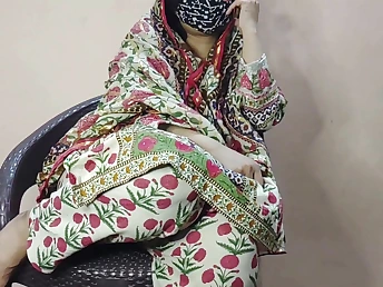 Priya added to Arsal's hot homemade hookup residuum with a creamy pussy pounding!
