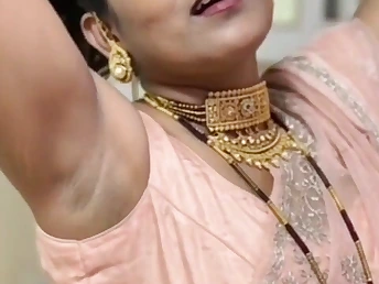 Indian housewife Gal flaunts her cock-squeezing underarms in saree