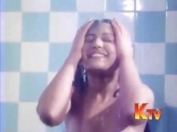 Look at Chandrika SuperSteamy's premiere flick: A molten Facetious ablutions with Tamil act!