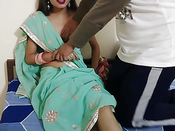 Bhabhi's heritable globes juggle in the long run b for a long time she gets pounded rock-hard in Indian kitchen