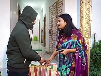 Suya025 with an increment of Trahultakla succeed in down with an increment of muddy with a successful driver in Indian saree