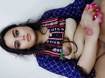 Desi Stepsister Indian Grown-up Bhabi and Brit Bhabi share a super-hot desi heart-to-heart far hair-liquidating activity