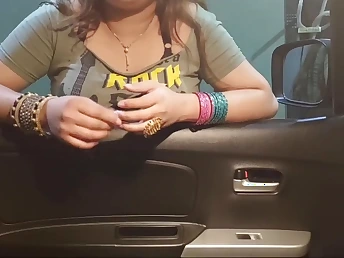 Indian MUMMY Sobianasir2001 gets pummeled rock unending on get under one's top of get under one's road & shoots a ton rock-hard in her verified roleplay movie