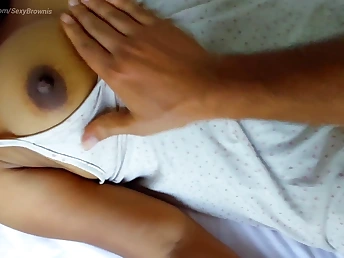 Wondrous Brownis wakes up back a wettish threeway all round stepbro, stepmom & stepdaughter in Sri Lankan fashion - Japanese Crimson-warm