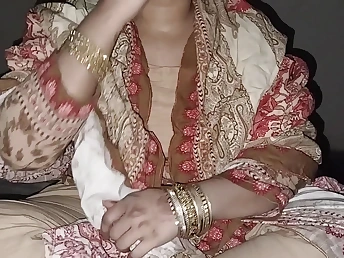 Wait for Hira Rump get say no to ghar aagai Choodwane in this hot Pakistani video