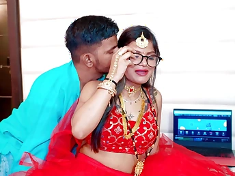 Hot Indian MILF gets her first ripen with her unused soft-pedal helter-skelter hot desi action